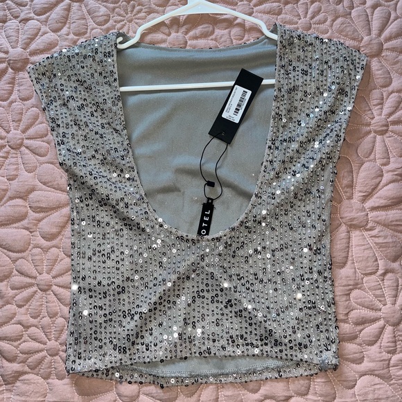 Motel Rocks Backless Silver Sequin Top - Picture 4 of 4